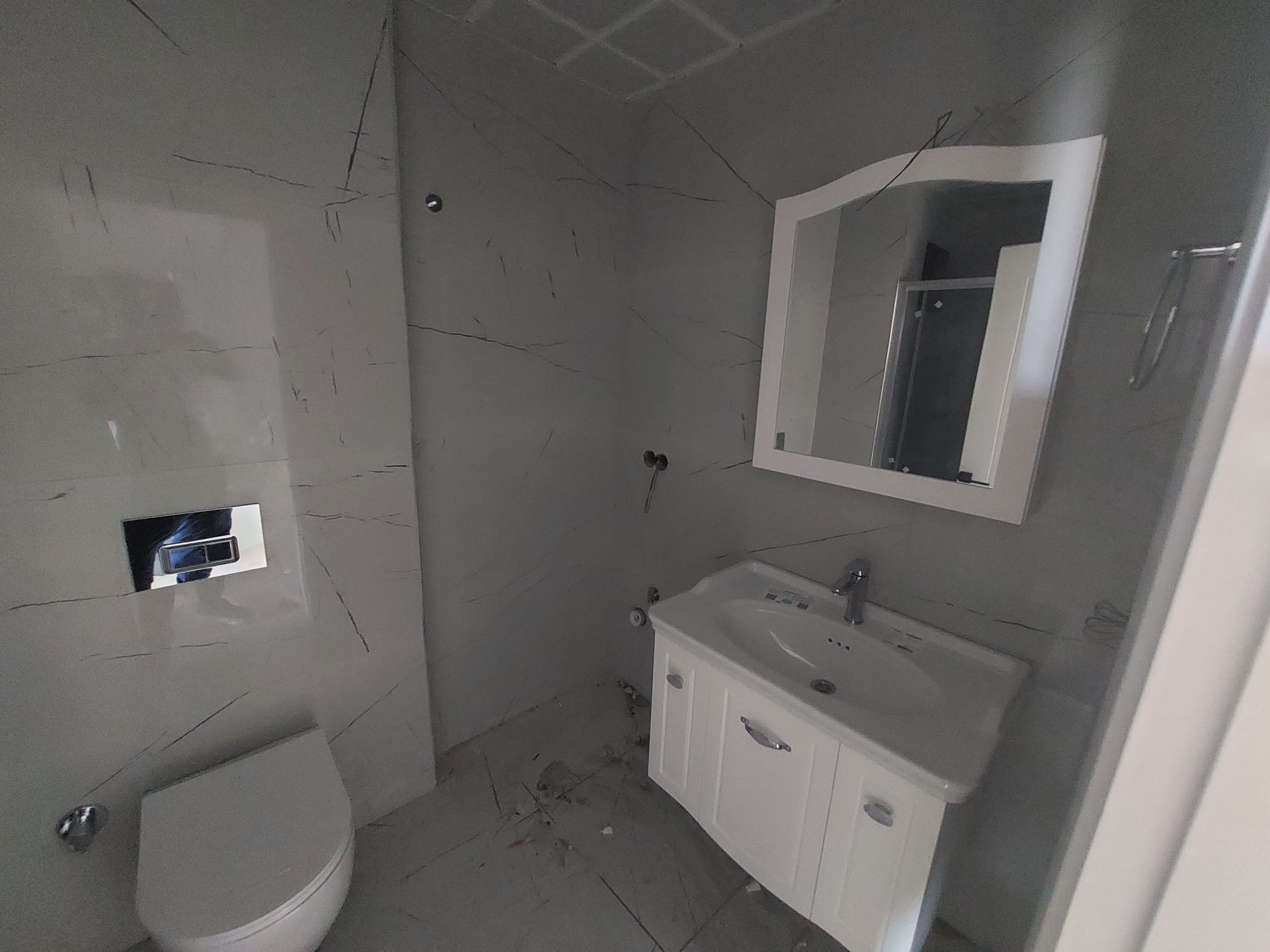 BUCAK MAHALLESİ NEFES PARK SİTESİNDE SATILIK LÜKS 3+1 DAİRE